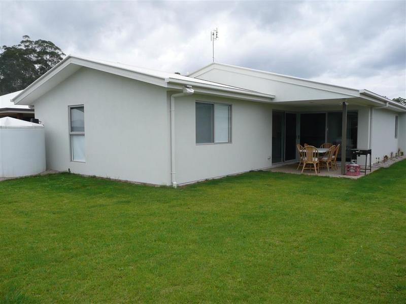 17 Red Ash Court, Beerwah QLD 4519