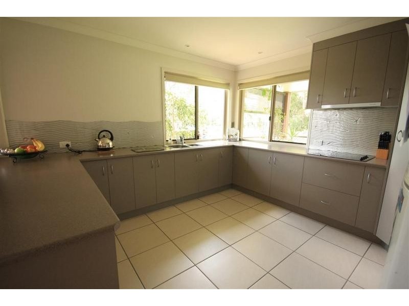 7 Parkside Drive, Beerwah QLD 4519