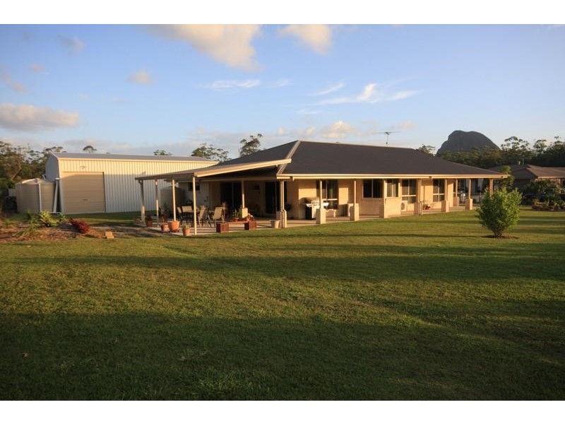 2 Teneale Place, Glass House Mountains QLD 4518