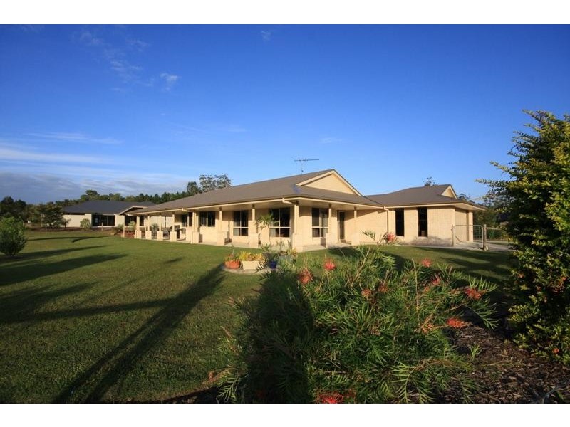 2 Teneale Place, Glass House Mountains QLD 4518