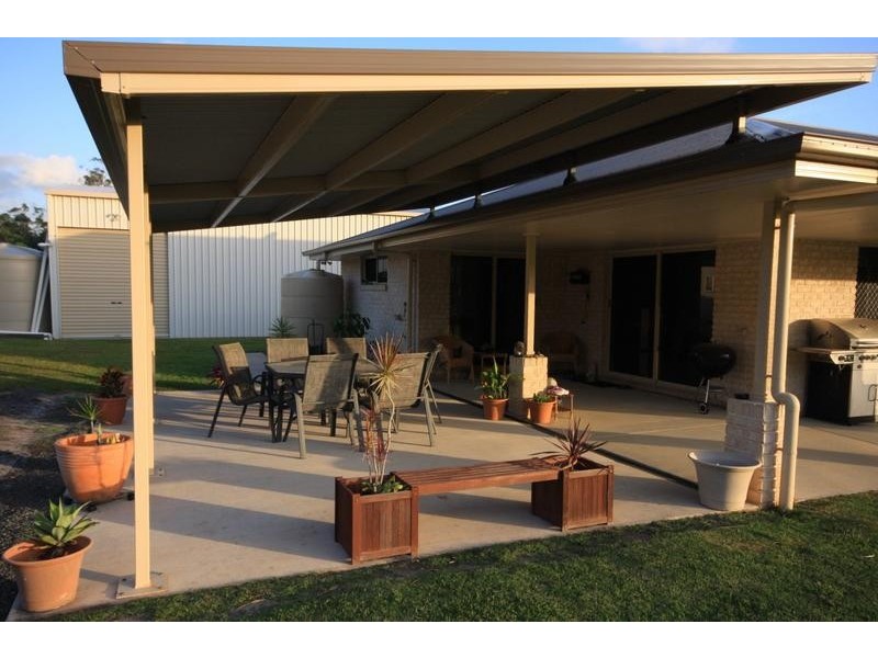 2 Teneale Place, Glass House Mountains QLD 4518