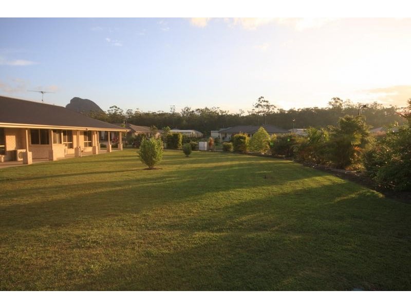 2 Teneale Place, Glass House Mountains QLD 4518
