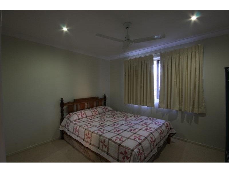 2 Teneale Place, Glass House Mountains QLD 4518