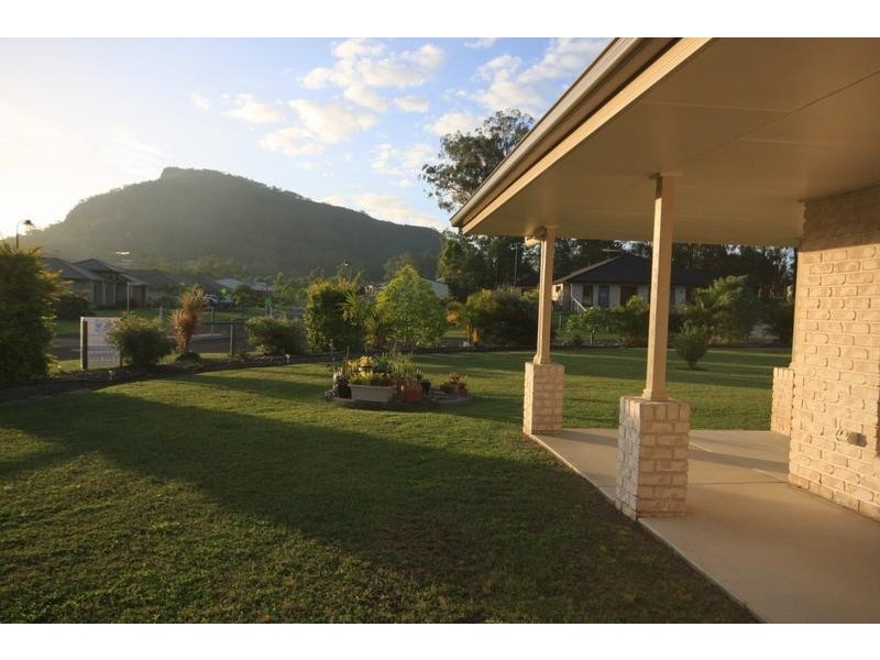 2 Teneale Place, Glass House Mountains QLD 4518