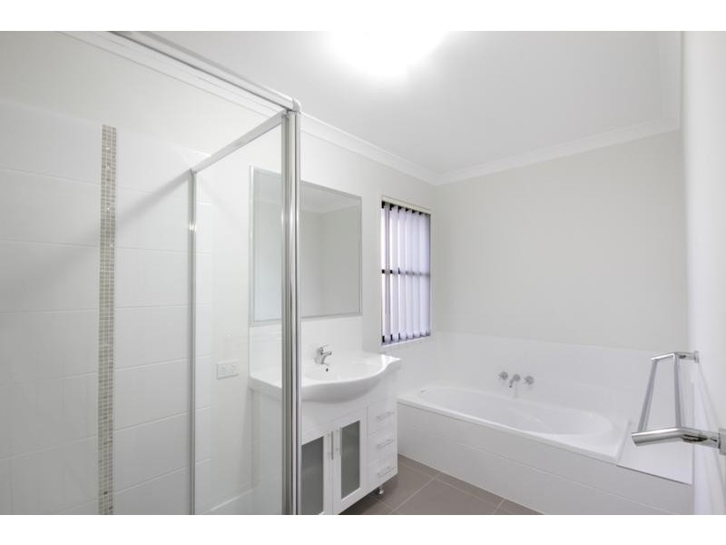 3 Sunset Road, Beerwah QLD 4519