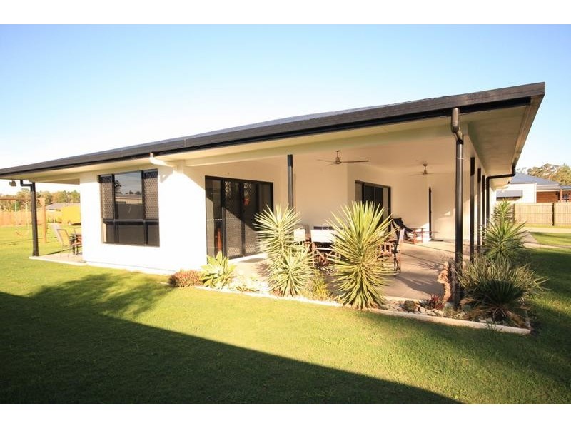 82 Allan Avenue, Glass House Mountains QLD 4518