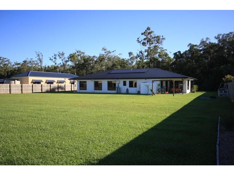 82 Allan Avenue, Glass House Mountains QLD 4518