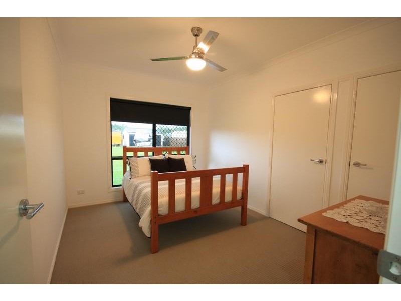 82 Allan Avenue, Glass House Mountains QLD 4518