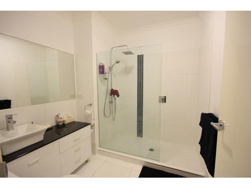 82 Allan Avenue, Glass House Mountains QLD 4518