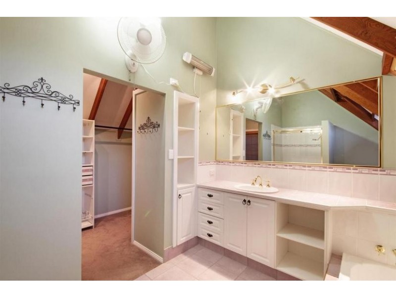 8 Inverleigh Court, Beerwah QLD 4519