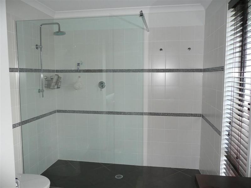 16 Smerdon Way, Glass House Mountains QLD 4518