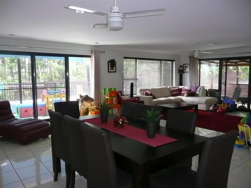 16 Smerdon Way, Glass House Mountains QLD 4518