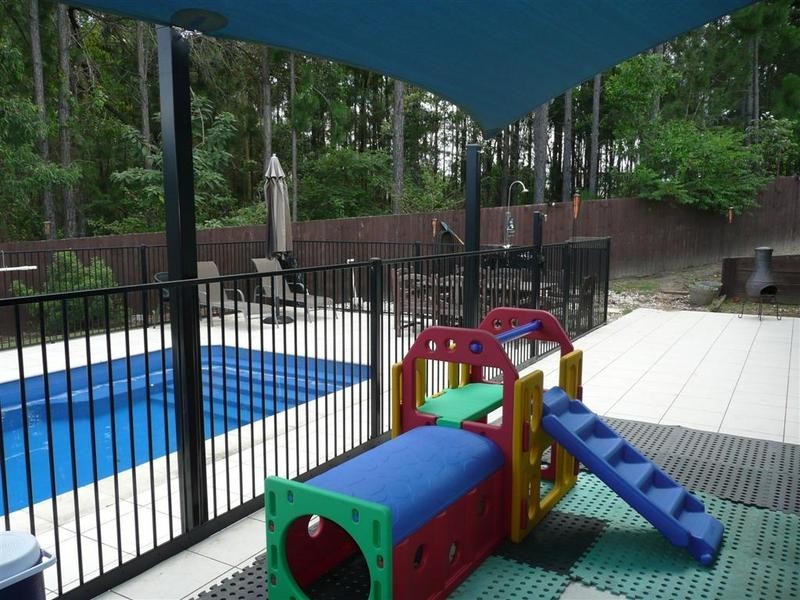 16 Smerdon Way, Glass House Mountains QLD 4518