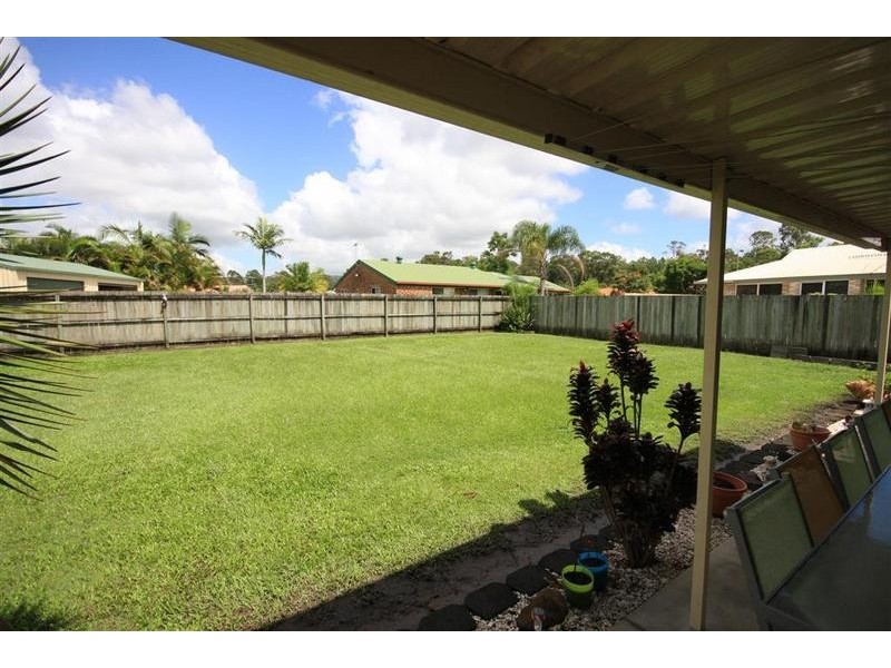 4 Redwood Court, Landsborough QLD 4550