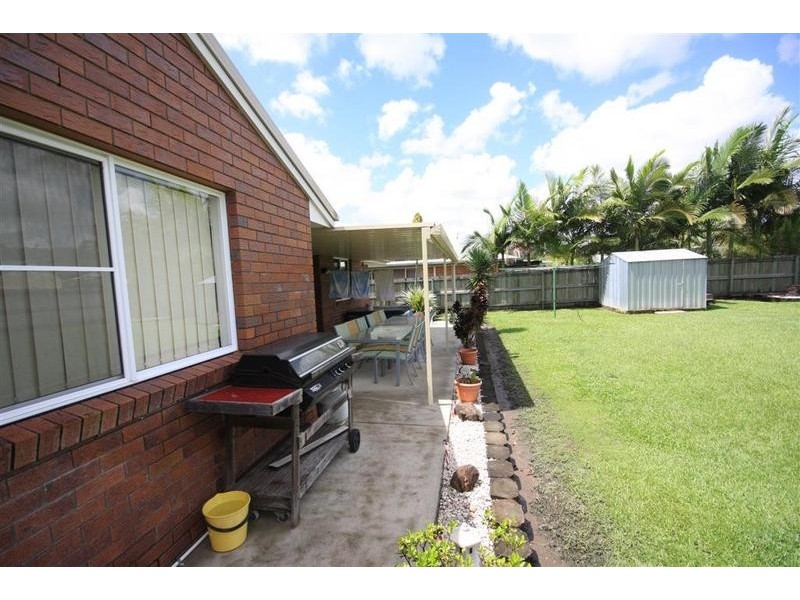 4 Redwood Court, Landsborough QLD 4550