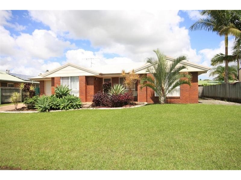 4 Redwood Court, Landsborough QLD 4550