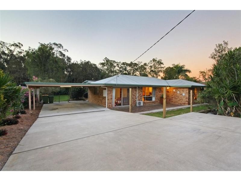 11 Hillside Road, Glass House Mountains QLD 4518