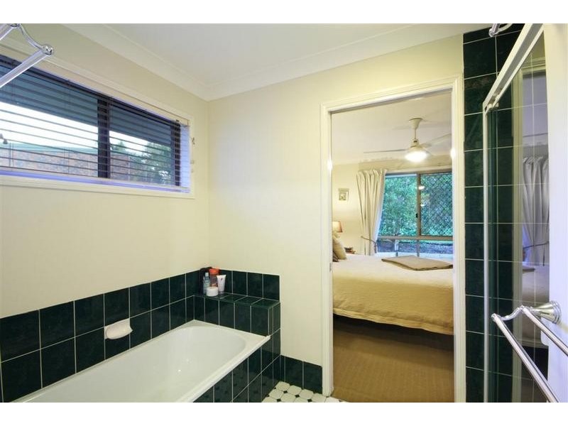 11 Hillside Road, Glass House Mountains QLD 4518