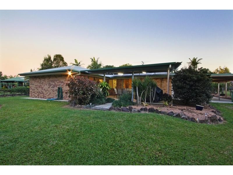 11 Hillside Drive, Glass House Mountains QLD 4518