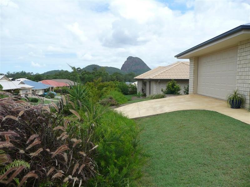 6 Smerdon Way, Glass House Mountains QLD 4518