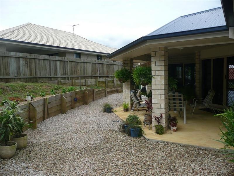 6 Smerdon Way, Glass House Mountains QLD 4518