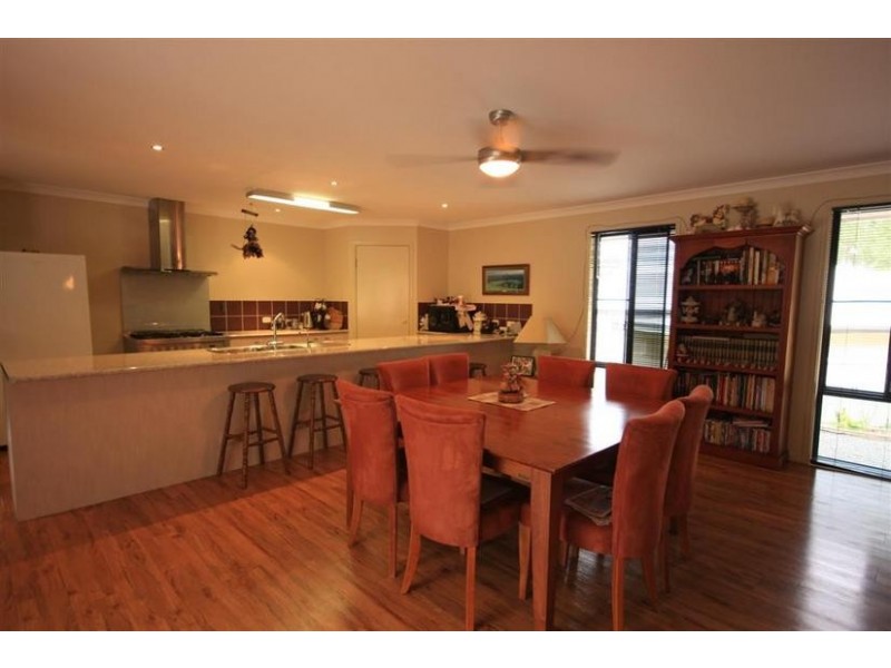 7 Persea Place, Glass House Mountains QLD 4518