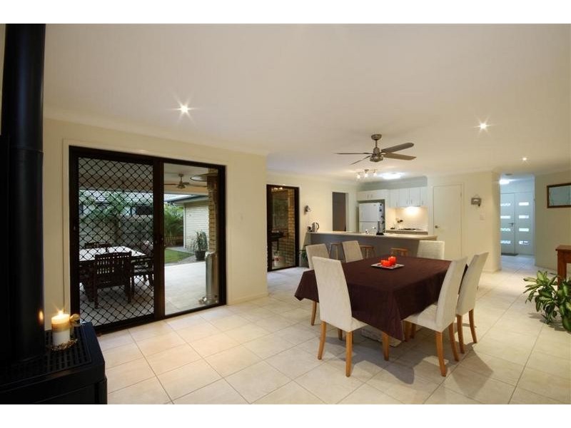 8 Sapphire Court, Beerwah QLD 4519