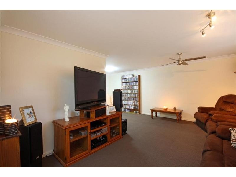 8 Sapphire Court, Beerwah QLD 4519