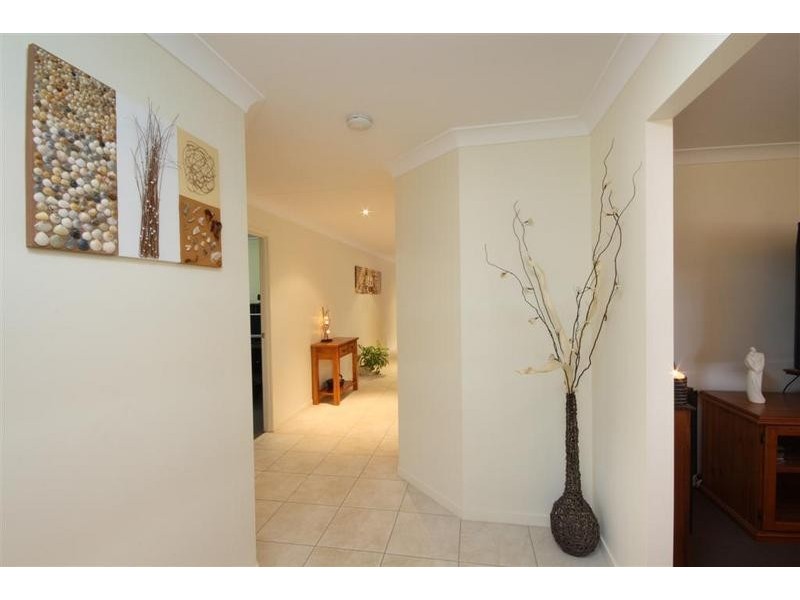 8 Sapphire Court, Beerwah QLD 4519
