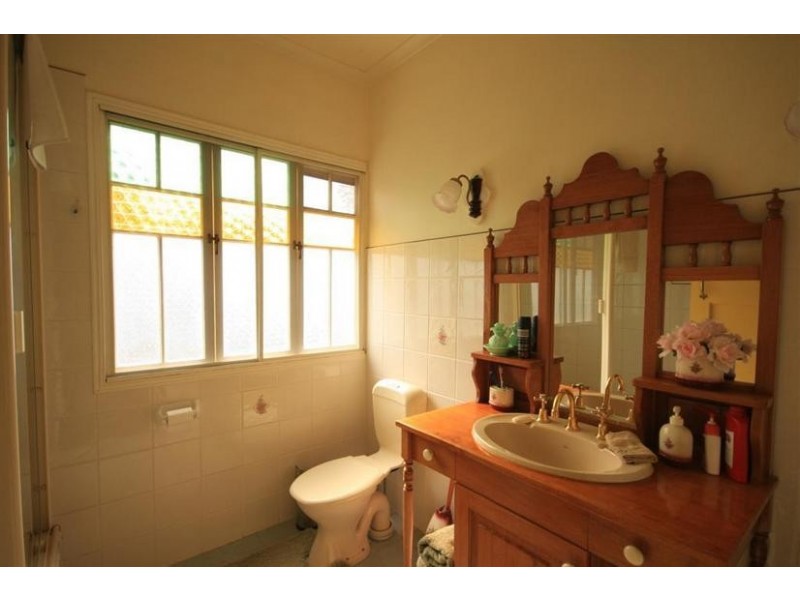 23 Pine Camp Road, Beerwah QLD 4519