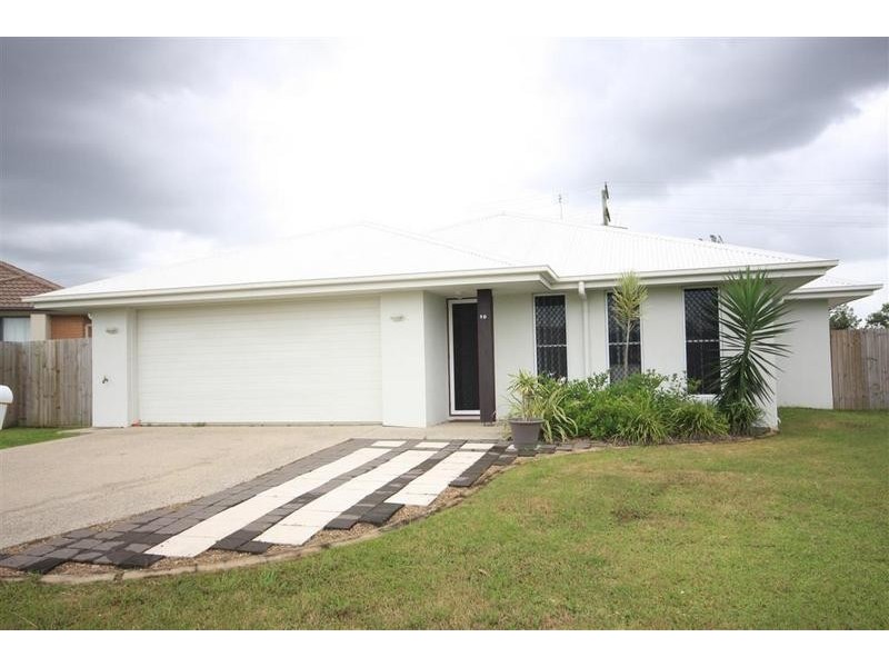 10 HEIGHTS ROAD, Beerwah QLD 4519