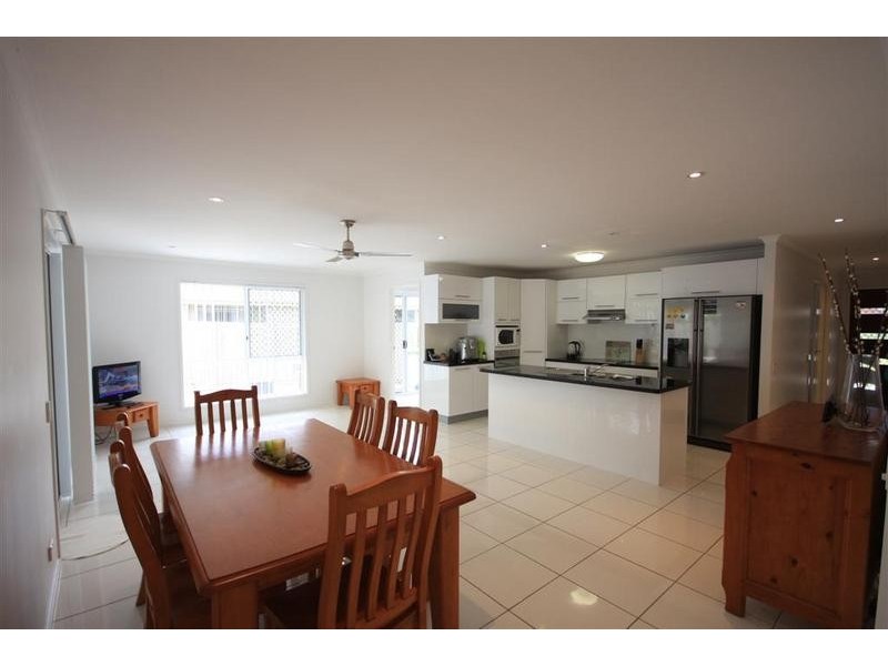 10 HEIGHTS ROAD, Beerwah QLD 4519