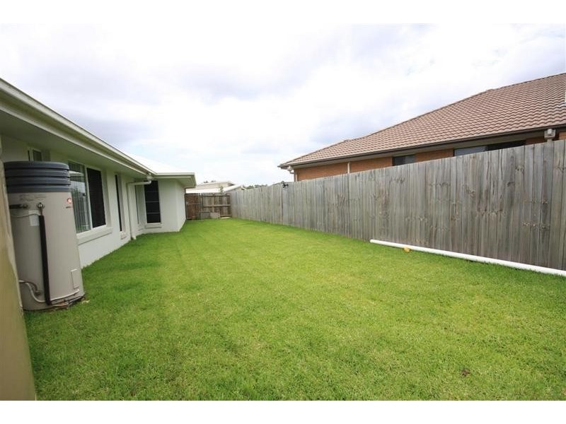 10 HEIGHTS ROAD, Beerwah QLD 4519