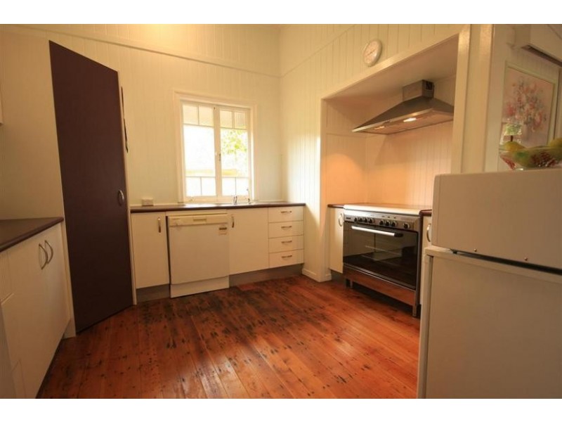 8 Dyer Street, Landsborough QLD 4550