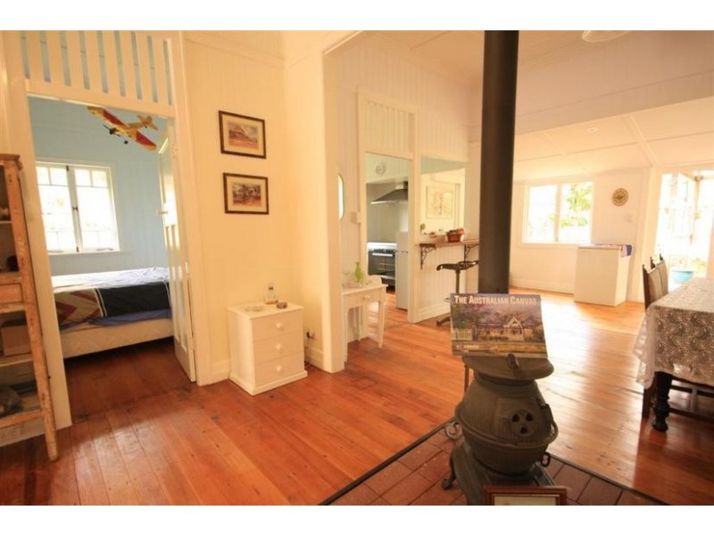 8 Dyer Street, Landsborough QLD 4550