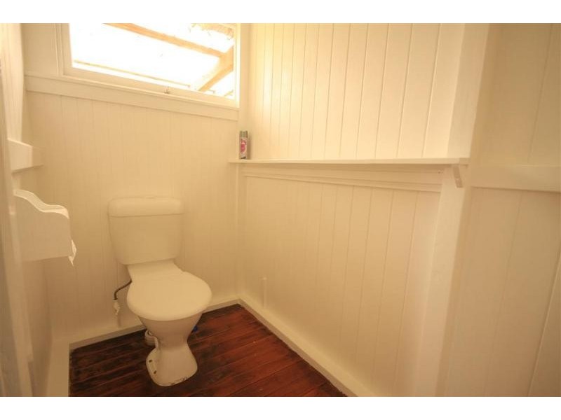 8 Dyer Street, Landsborough QLD 4550