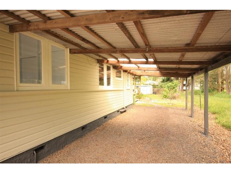 8 Dyer Street, Landsborough QLD 4550