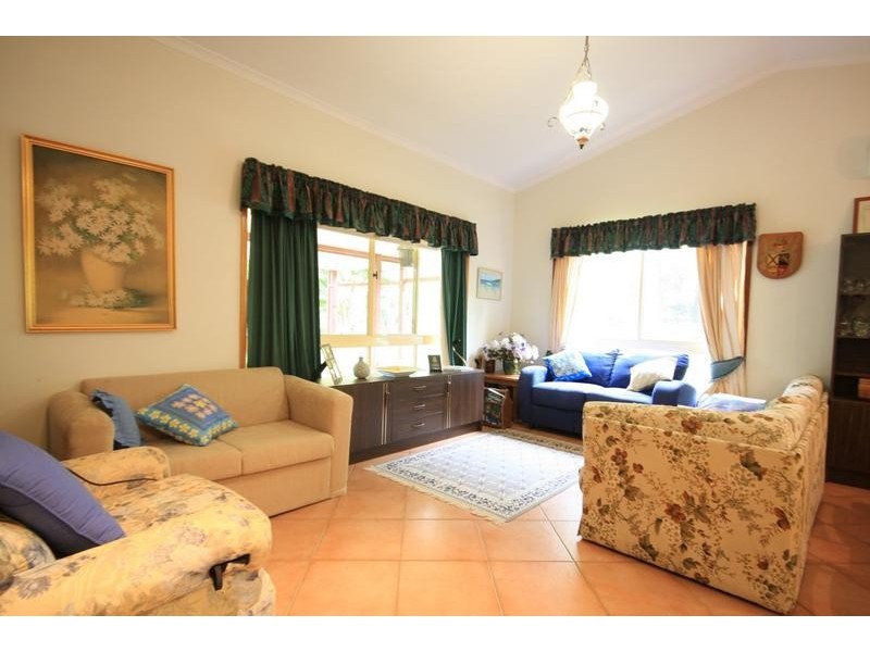 1923 Old Gympie Road, Glass House Mountains QLD 4518