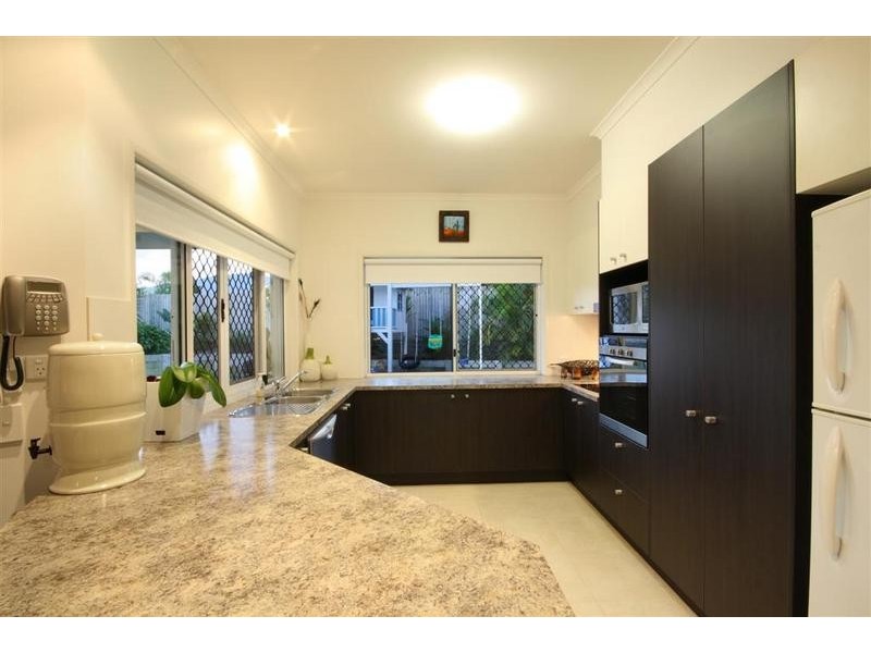 10 Flinders Avenue, Beerwah QLD 4519