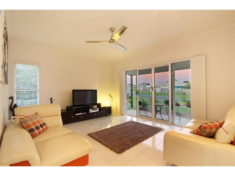 10 Flinders Avenue, Beerwah QLD 4519