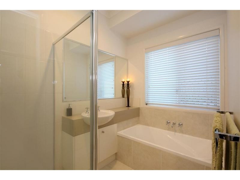 10 Flinders Avenue, Beerwah QLD 4519