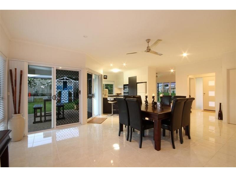 10 Flinders Avenue, Beerwah QLD 4519