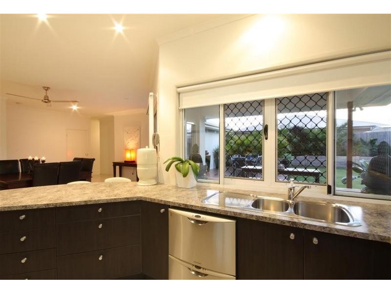 10 Flinders Avenue, Beerwah QLD 4519