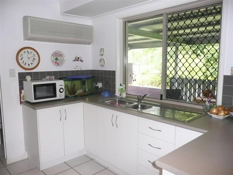 19 Beerwah Parade, Beerwah QLD 4519