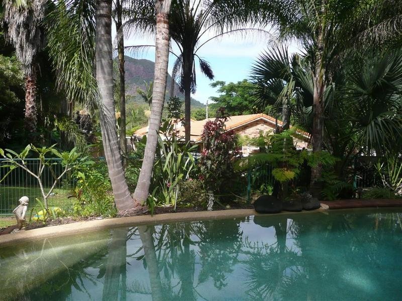 15 Parkview Road, Glass House Mountains QLD 4518