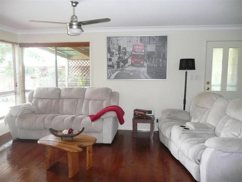 15 Parkview Road, Glass House Mountains QLD 4518