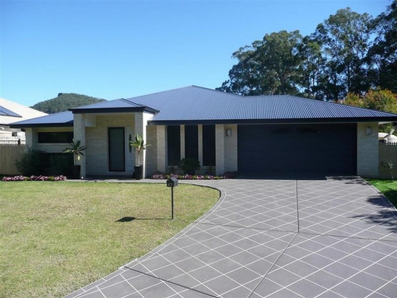 47 Smerdon Way, Glass House Mountains QLD 4518