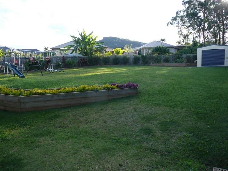 47 Smerdon Way, Glass House Mountains QLD 4518