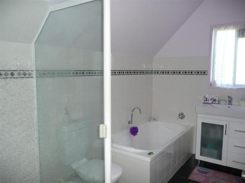 Glass House Mountains QLD 4518