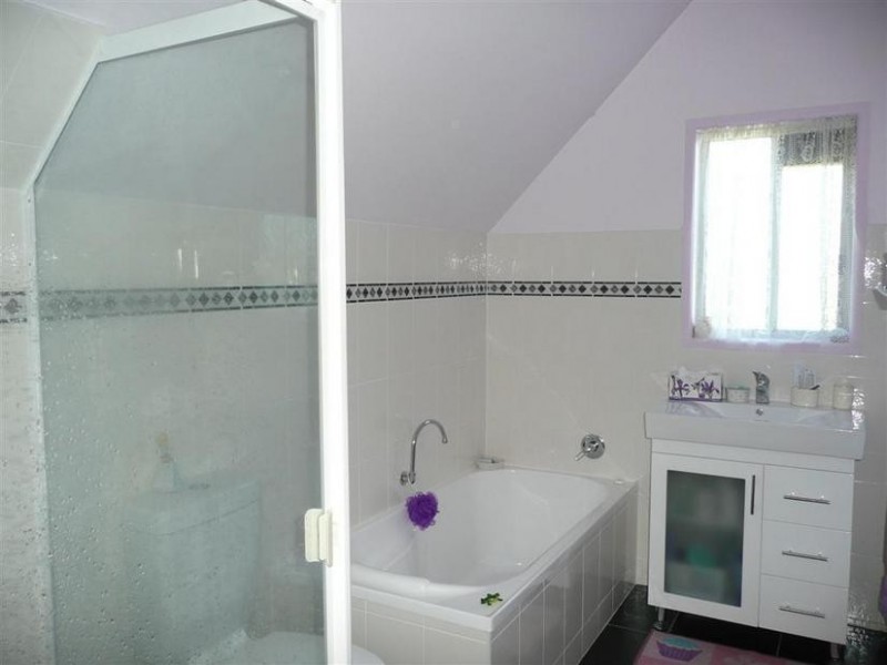 Glass House Mountains QLD 4518